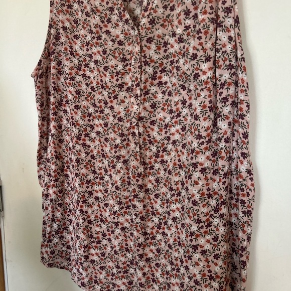 Market & Spruce Prat Sleeveless Henley Blouse 1X Pink & Floral - Picture 3 of 10